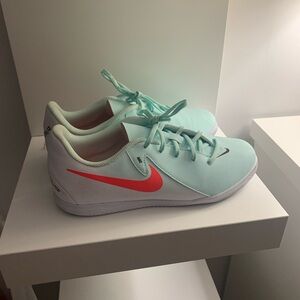 Nike Athletic Shoes - Mint Green and Red